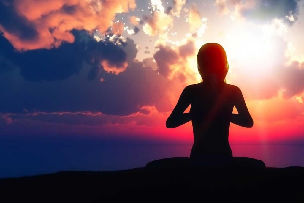 Dirette facebook yoga e meditazione La Via dell'Uno